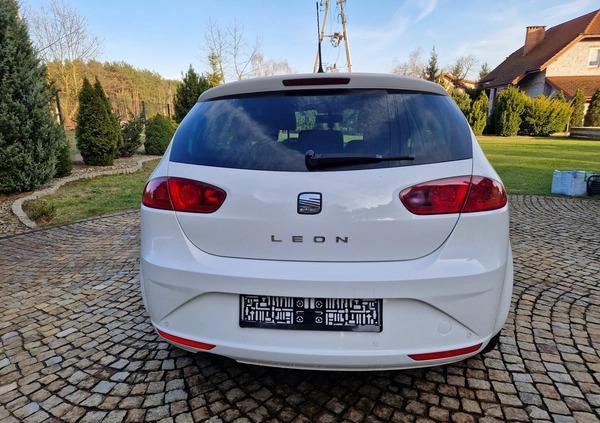 Seat Leon cena 22800 przebieg: 206380, rok produkcji 2012 z Płock małe 277